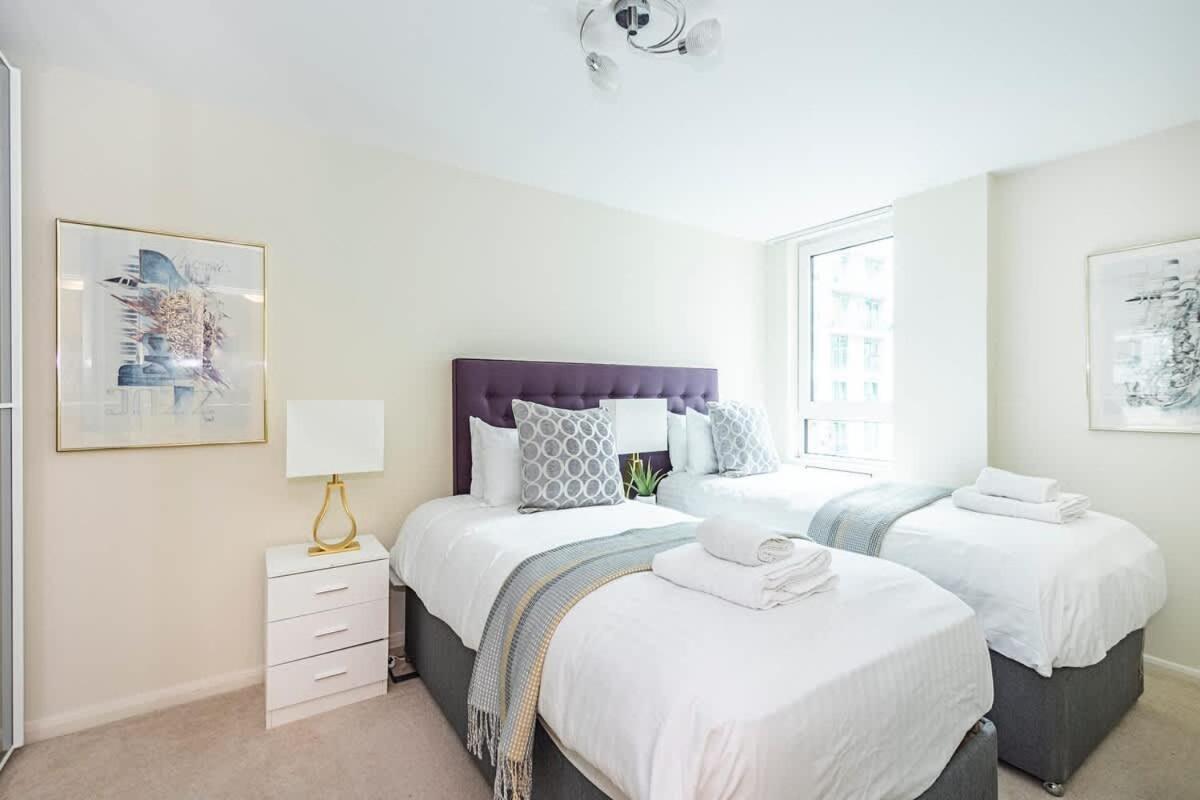 Zone 1 , 2 Bed , Tube Station 2 Mins Walk , Ideal For Leisure , Families , Contractors , Weekly Offers , Sleeps 4 * Londres